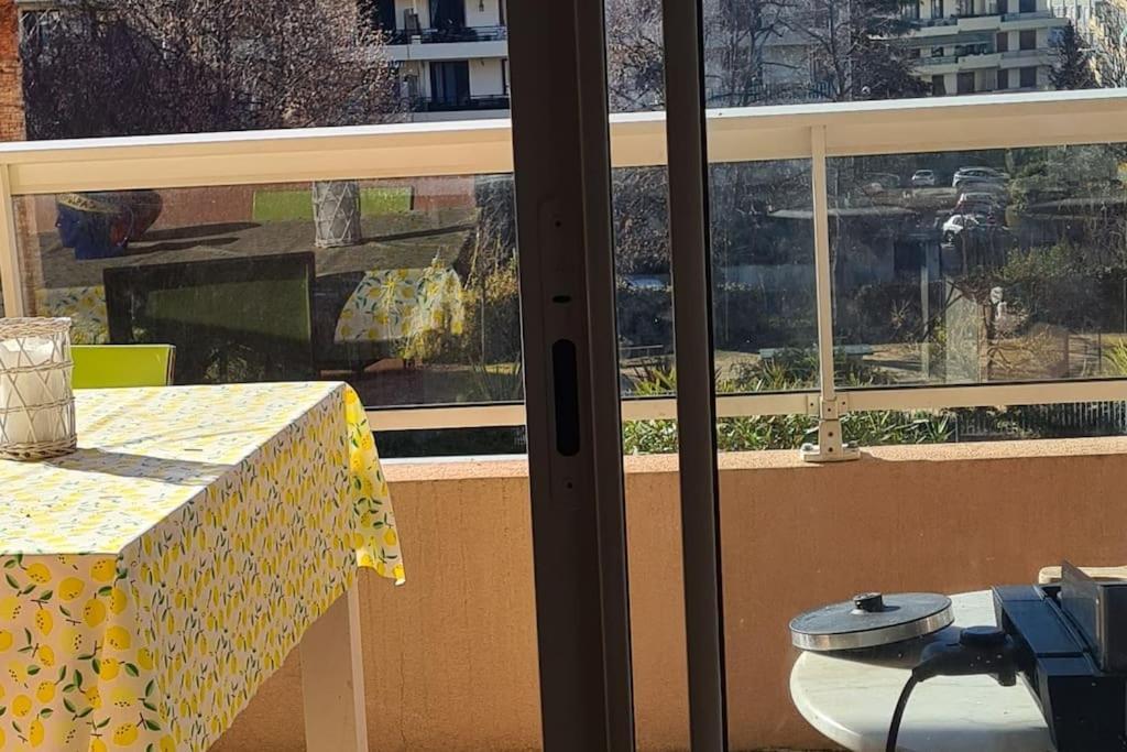 Appartement Vue Mer Sur Les Hauteurs De Νίκαια Εξωτερικό φωτογραφία