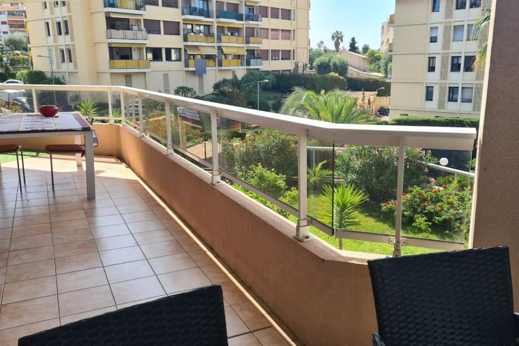 Appartement Vue Mer Sur Les Hauteurs De Νίκαια Εξωτερικό φωτογραφία